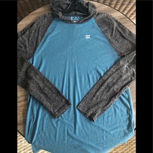 Men’s long sleeve shirt, size Large